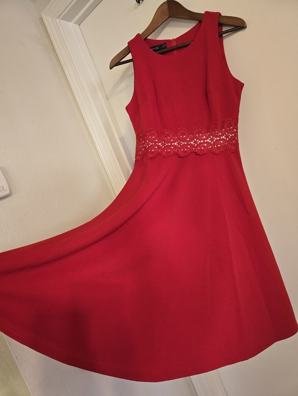 Homeyee Fashion Dress Lace Dress Sleeveless Round Neck A-Line Elegant - Size M